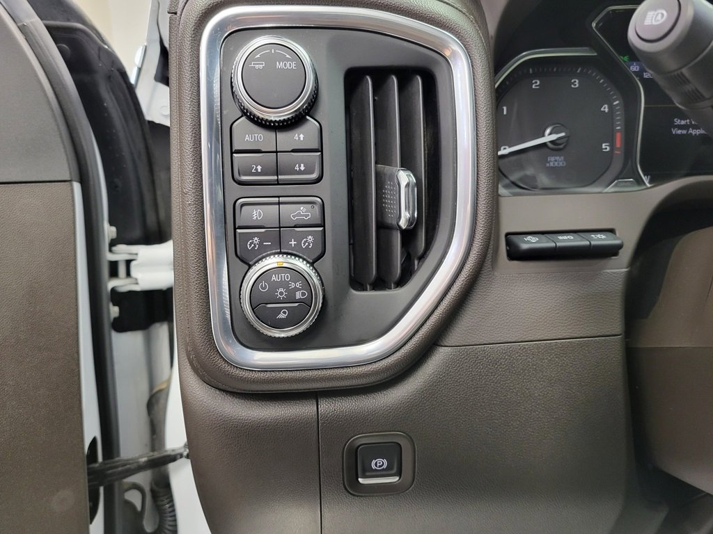 Used 2022 GMC Sierra 3500 Denali w/ Technology Package image 4