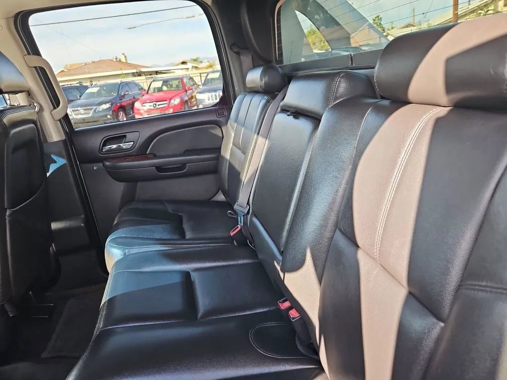 Used 2013 Chevrolet Avalanche LT w/ All-Star Edition image 46