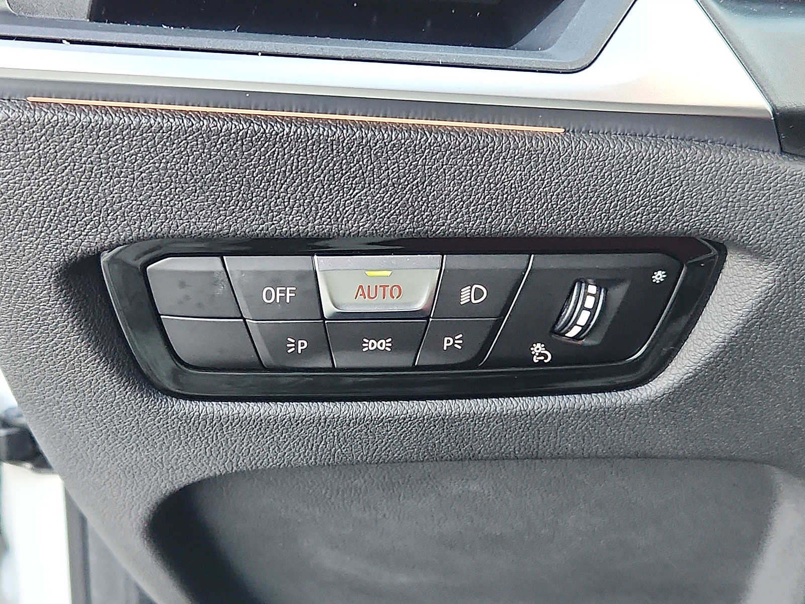 Certified 2024 BMW 330i xDrive Sedan w/ Convenience Package image 22