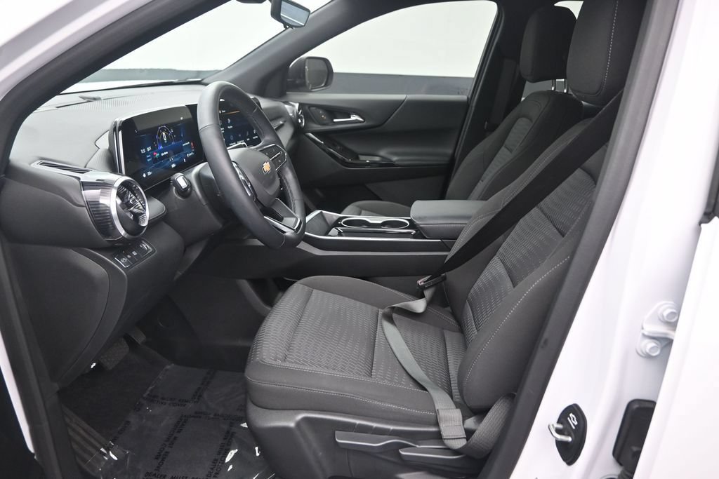 Used 2025 Chevrolet Equinox LT w/ Safety and Technology Package FWD image 14