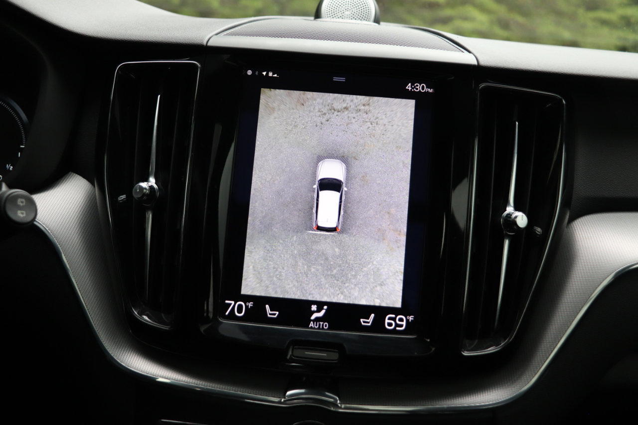 Used 2018 Volvo XC60 T8 R-Design w/ Convenience Package image 25