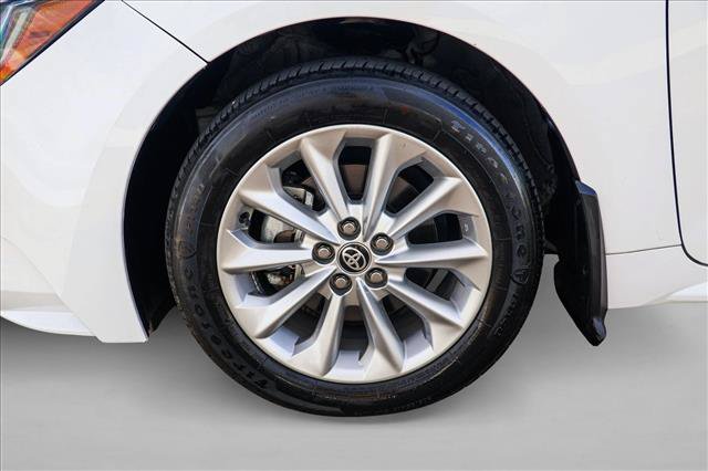 Used 2022 Toyota Corolla XLE FWD image 9
