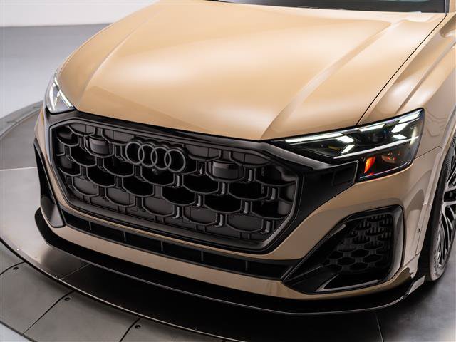 Used 2024 Audi SQ8 Prestige AWD/4WD image 9