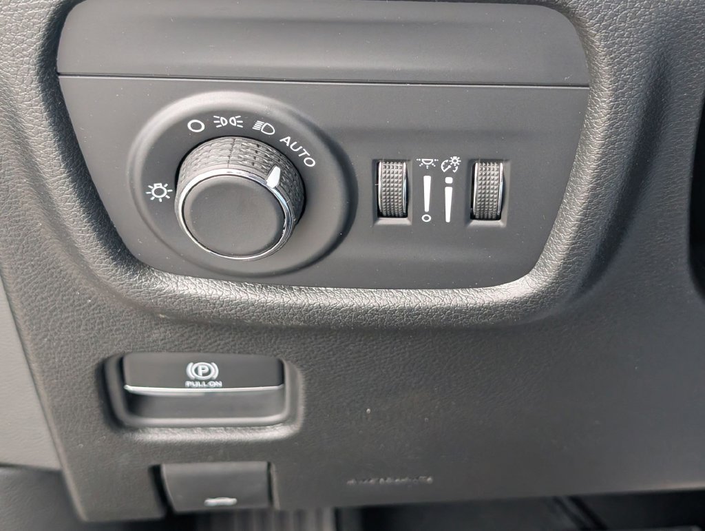 New 2026 Jeep Grand Cherokee Laredo AWD/4WD image 13