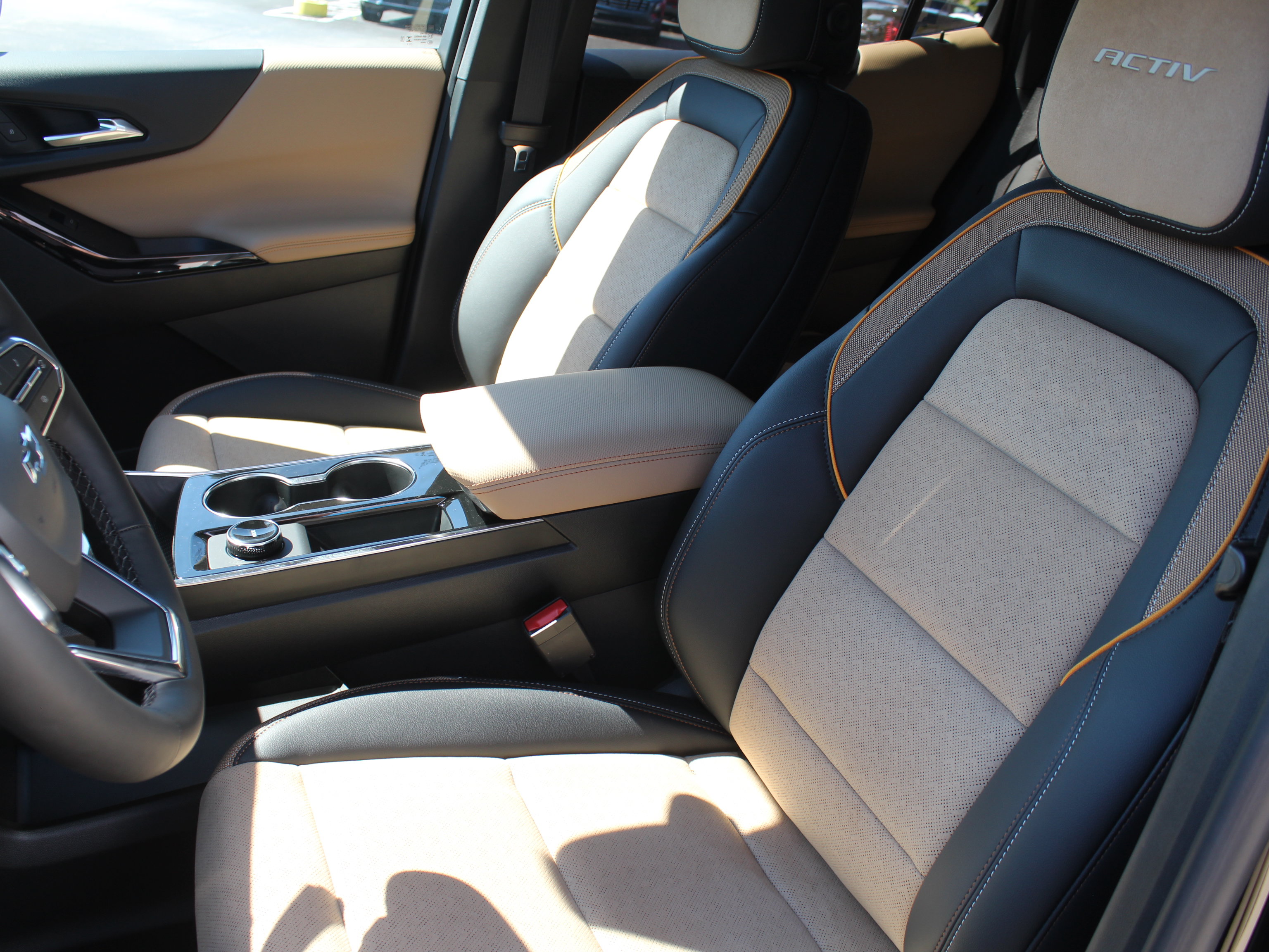 New 2026 Chevrolet Equinox ACTIV w/ Convenience Package III FWD image 9