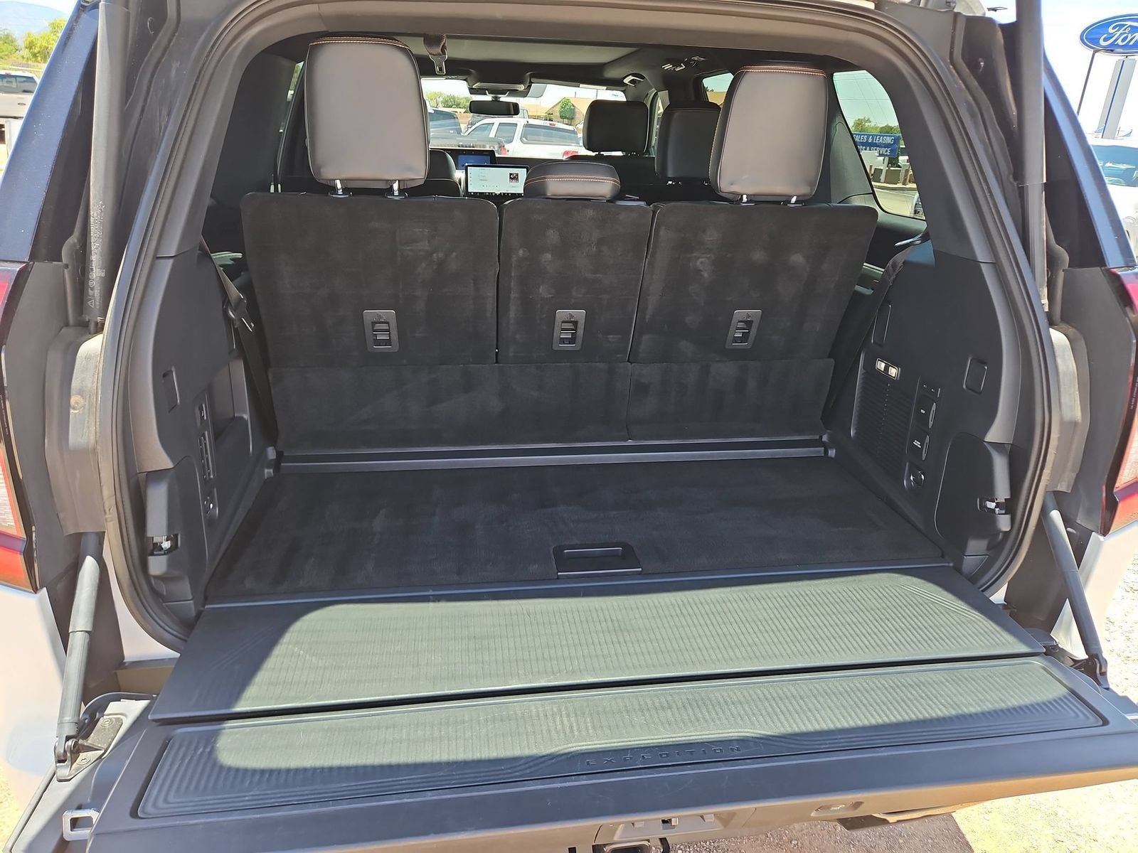 Used 2025 Ford Expedition Tremor AWD/4WD image 6