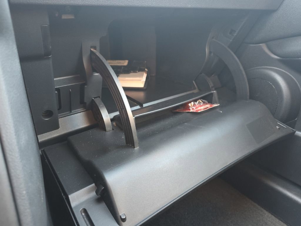 Used 2012 Nissan Rogue SV image 27