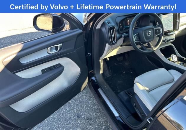 Used 2024 Volvo XC40 B5 Plus w/ Climate Package video 2