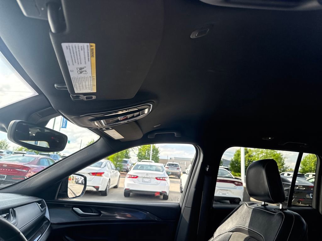 Used 2022 Jeep Grand Cherokee Altitude AWD/4WD image 16