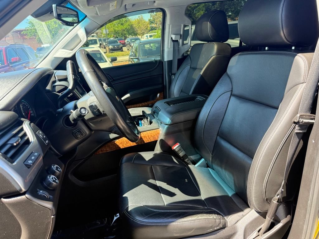Used 2018 Chevrolet Suburban Premier w/ RST Edition AWD/4WD image 12