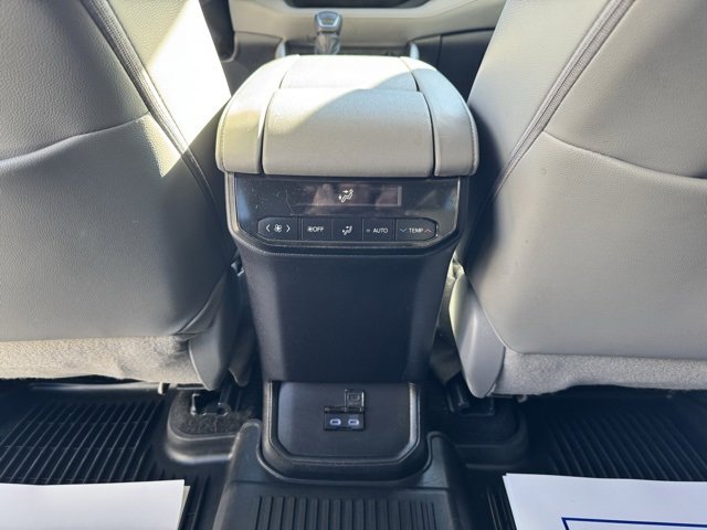 Used 2022 Toyota Highlander XLE image 27