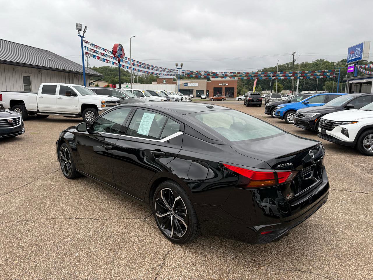 Used 2024 Nissan Altima 2.5 SR FWD image 4