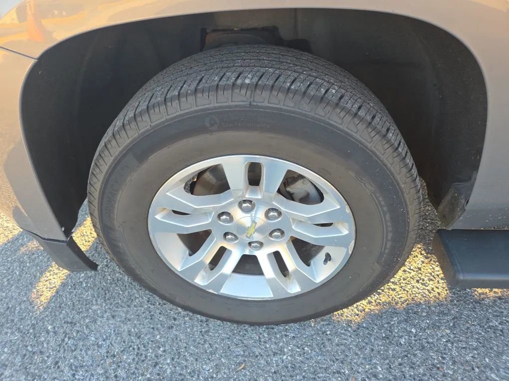 Used 2017 Chevrolet Suburban LS w/ Enhanced Driver Alert Package image 28