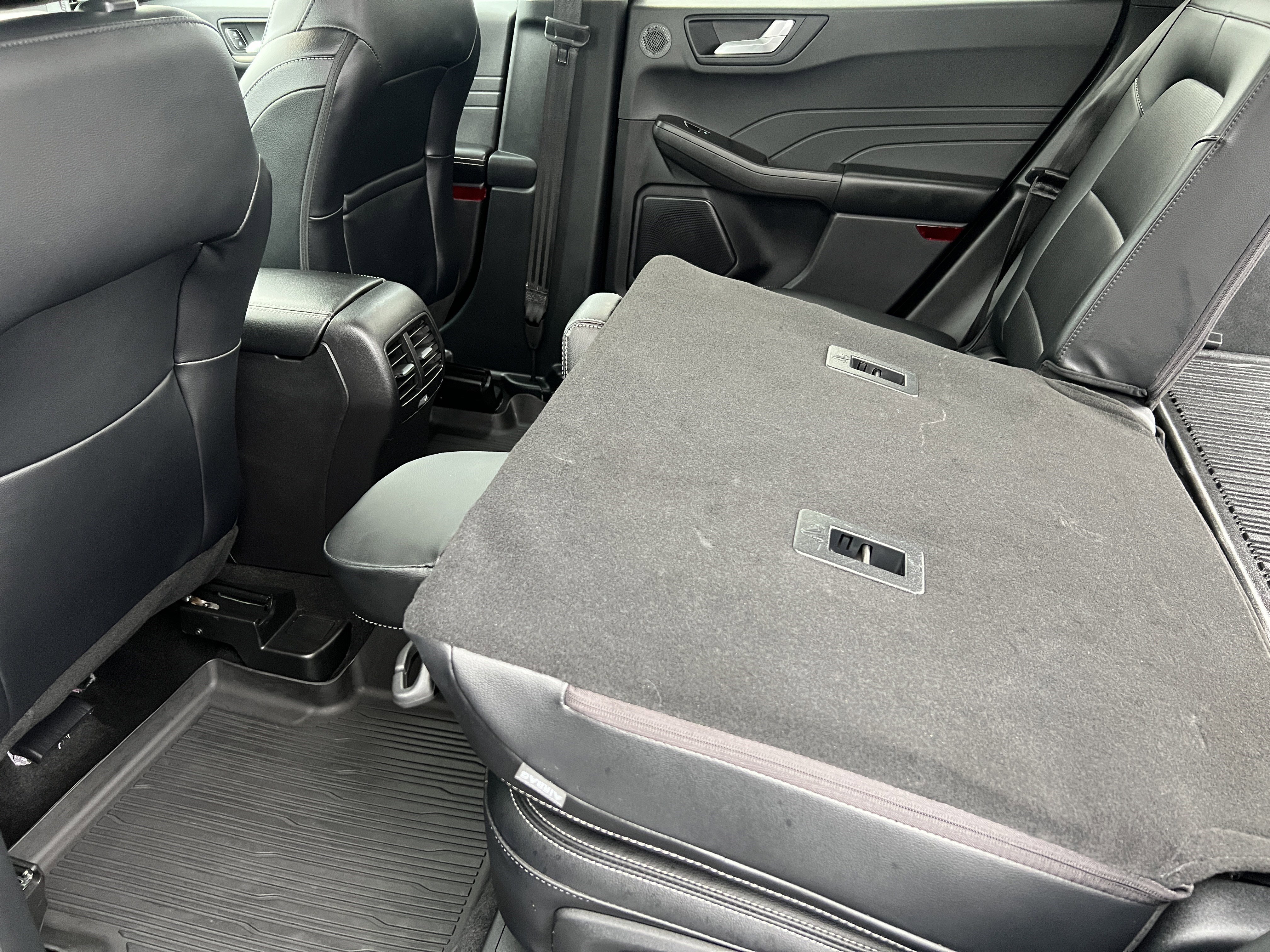 Used 2021 Ford Escape SEL w/ Technology Package image 17