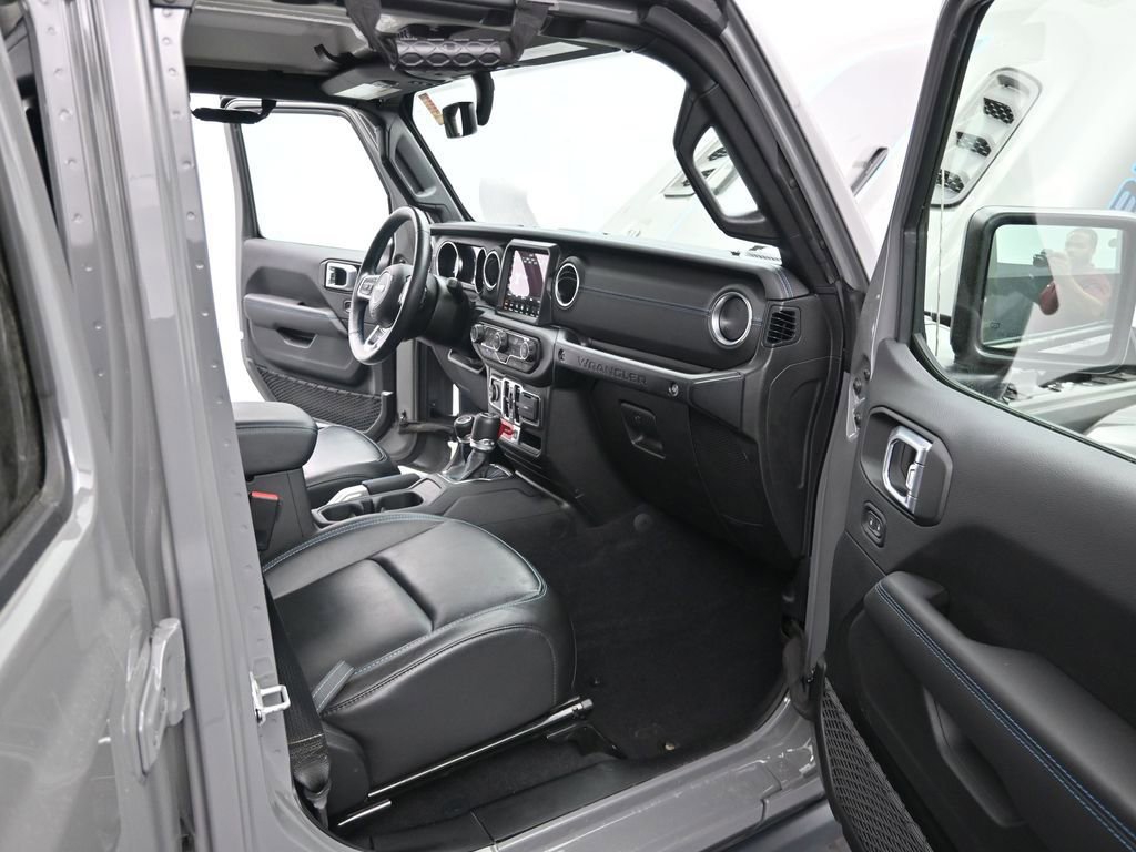 Used 2021 Jeep Wrangler Unlimited Rubicon 4xe w/ Steel Bumper Group image 15