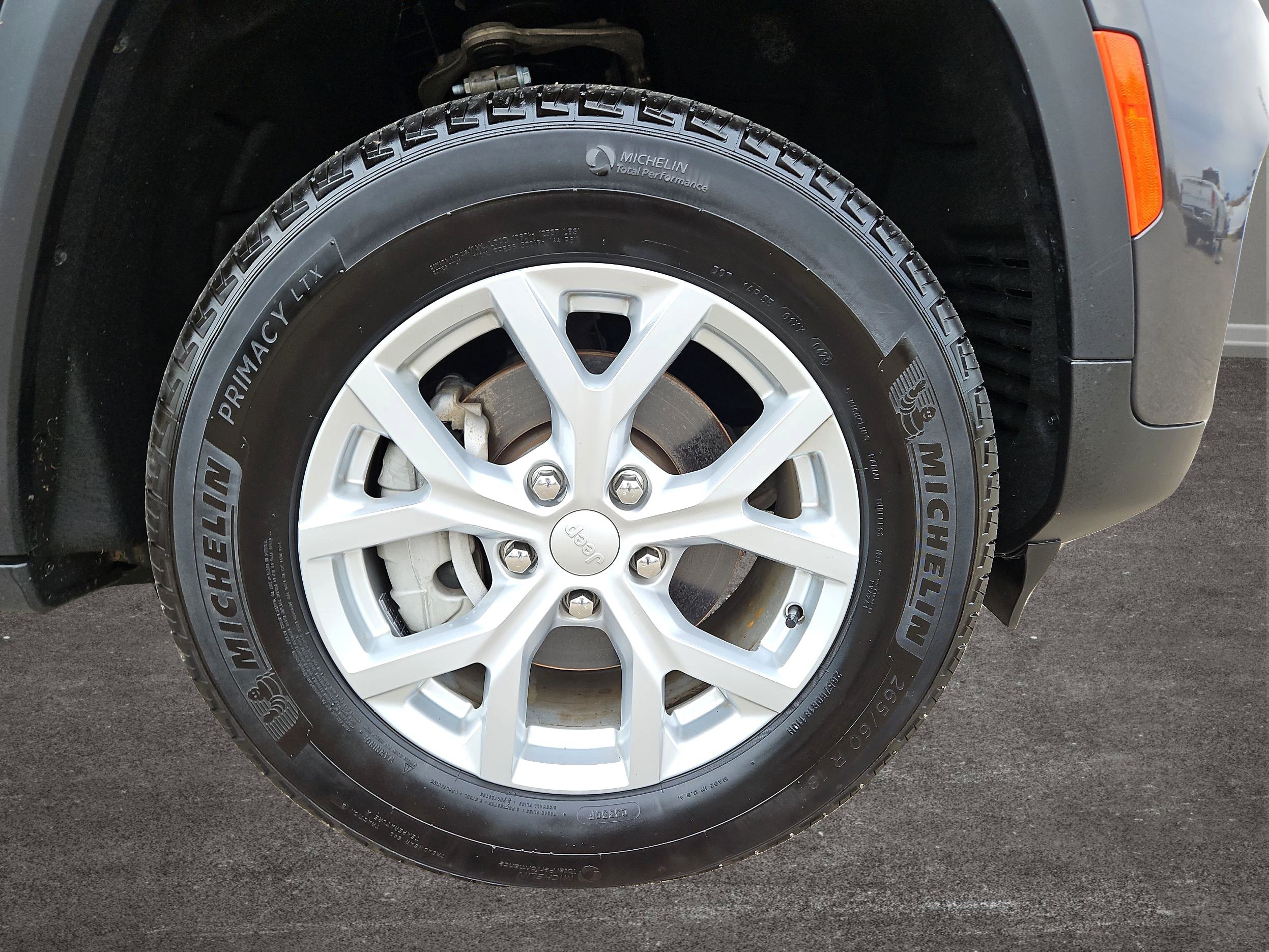 Used 2023 Jeep Grand Cherokee Limited RWD image 32
