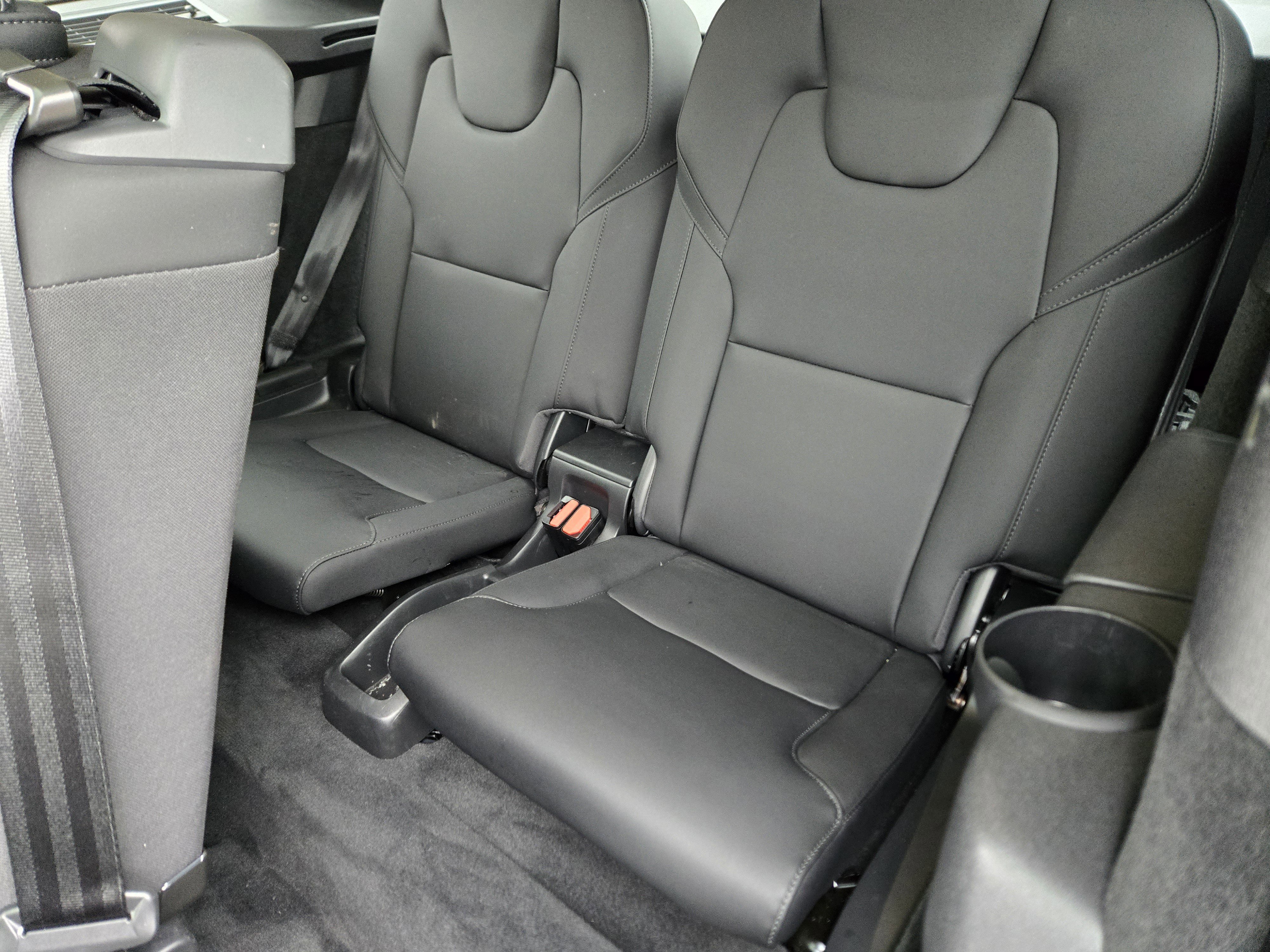 New 2025 Volvo XC90 T8 Core w/ Protection Package image 28