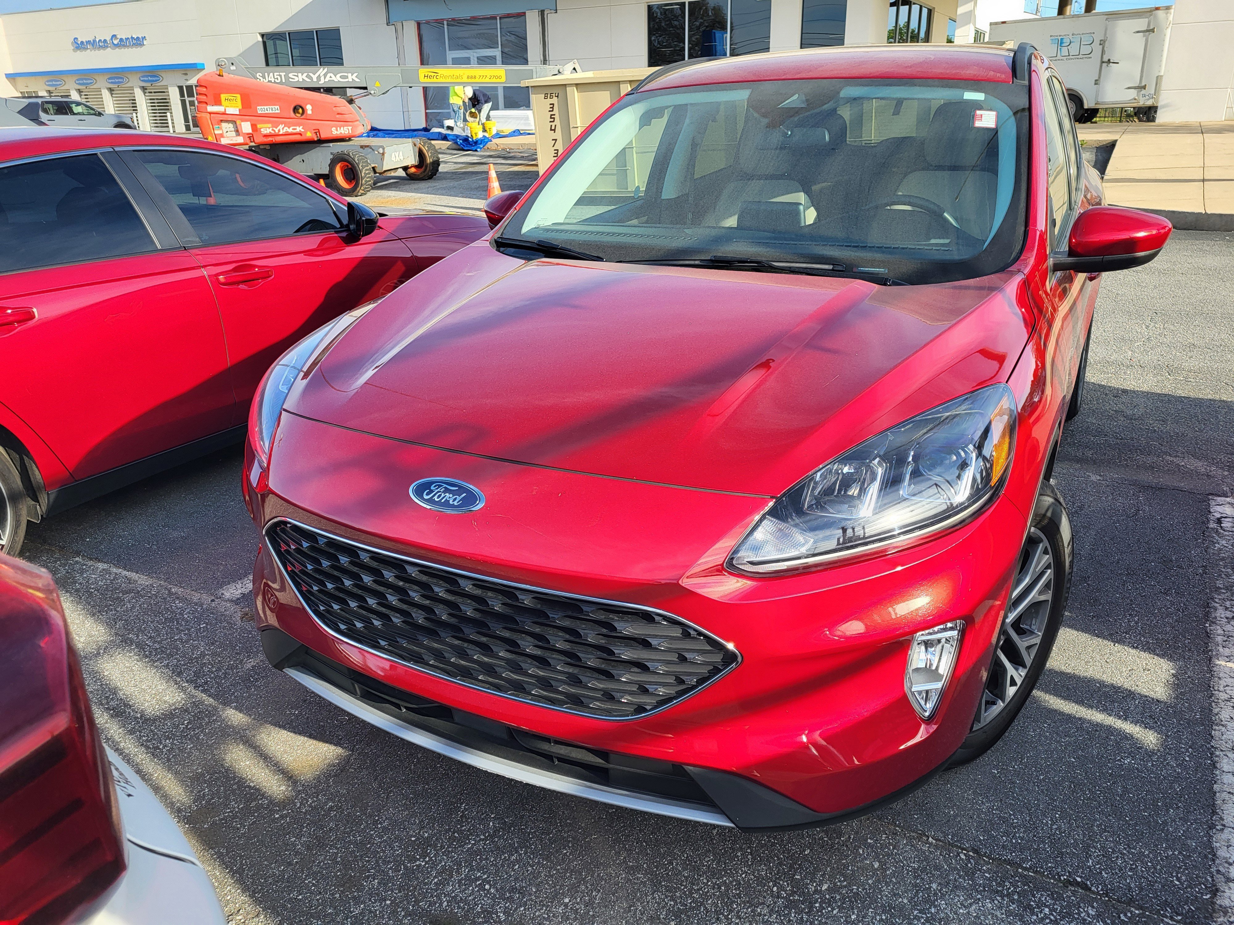 Used 2021 Ford Escape SEL w/ Technology Package image 2