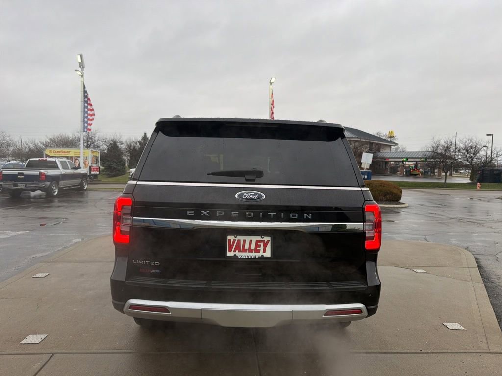 Used 2024 Ford Expedition Limited image 6