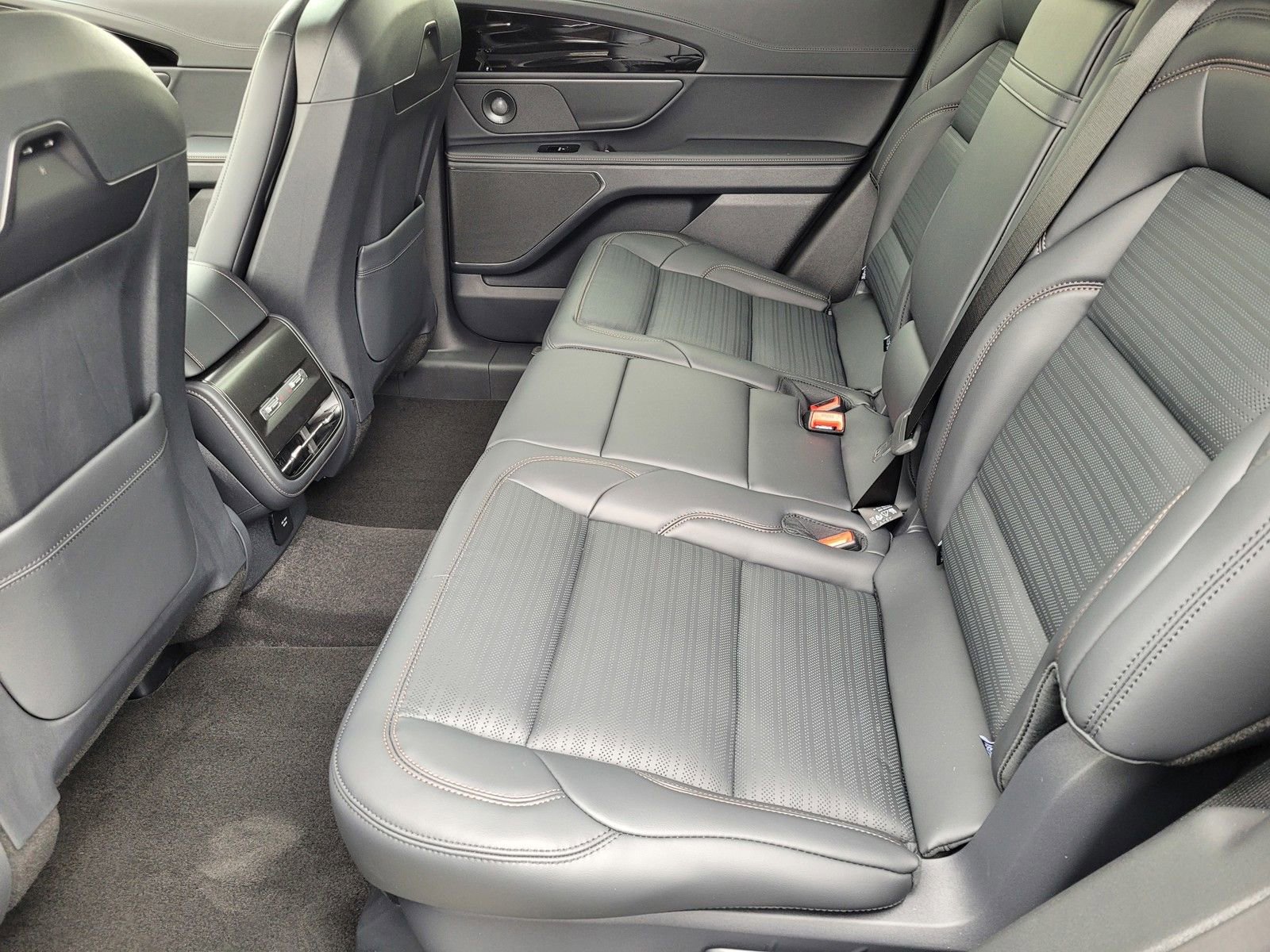 New 2026 Lincoln Nautilus Reserve w/ Jet Appearance Package image 7