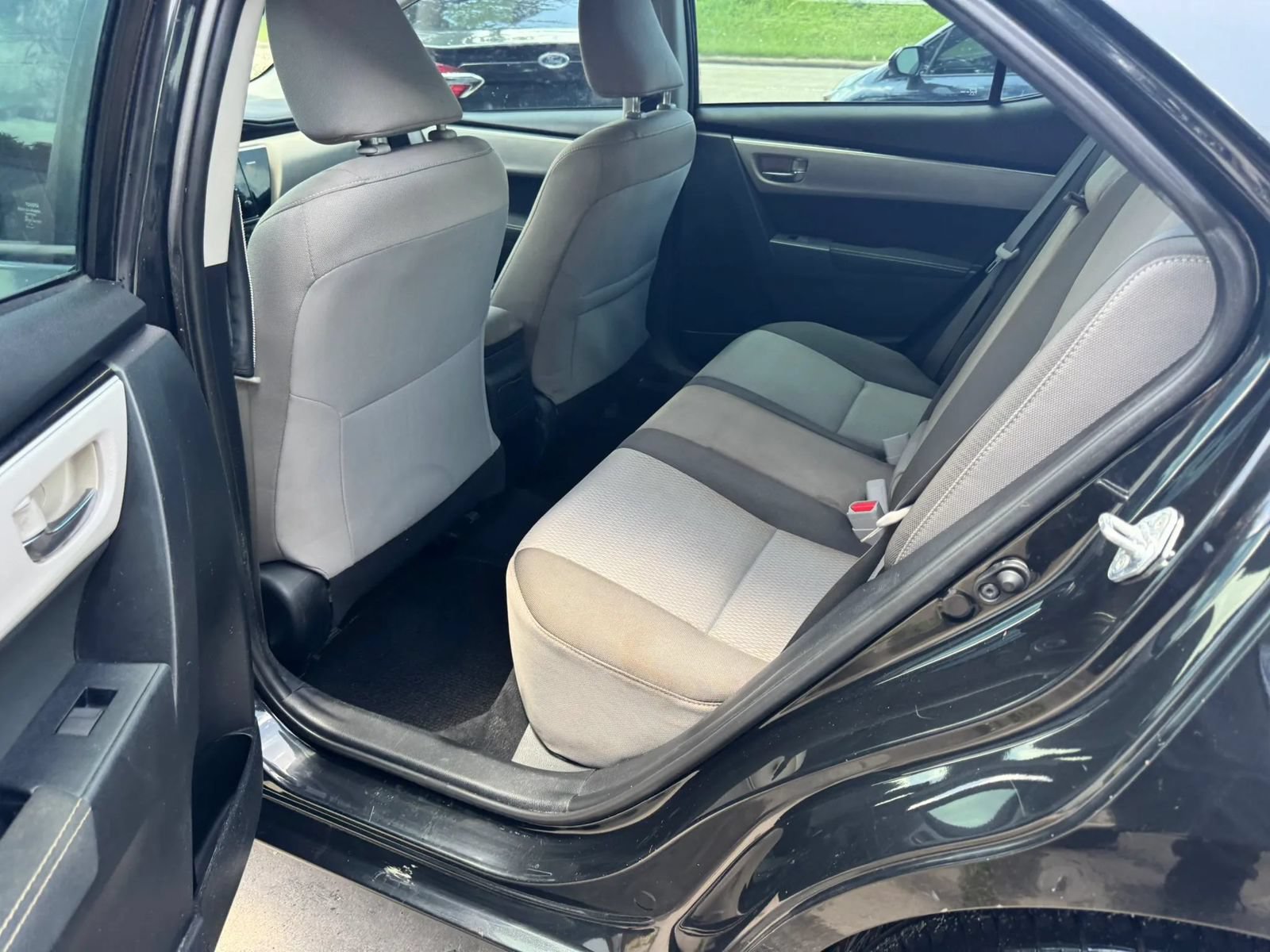 Used 2017 Toyota Corolla LE FWD image 19