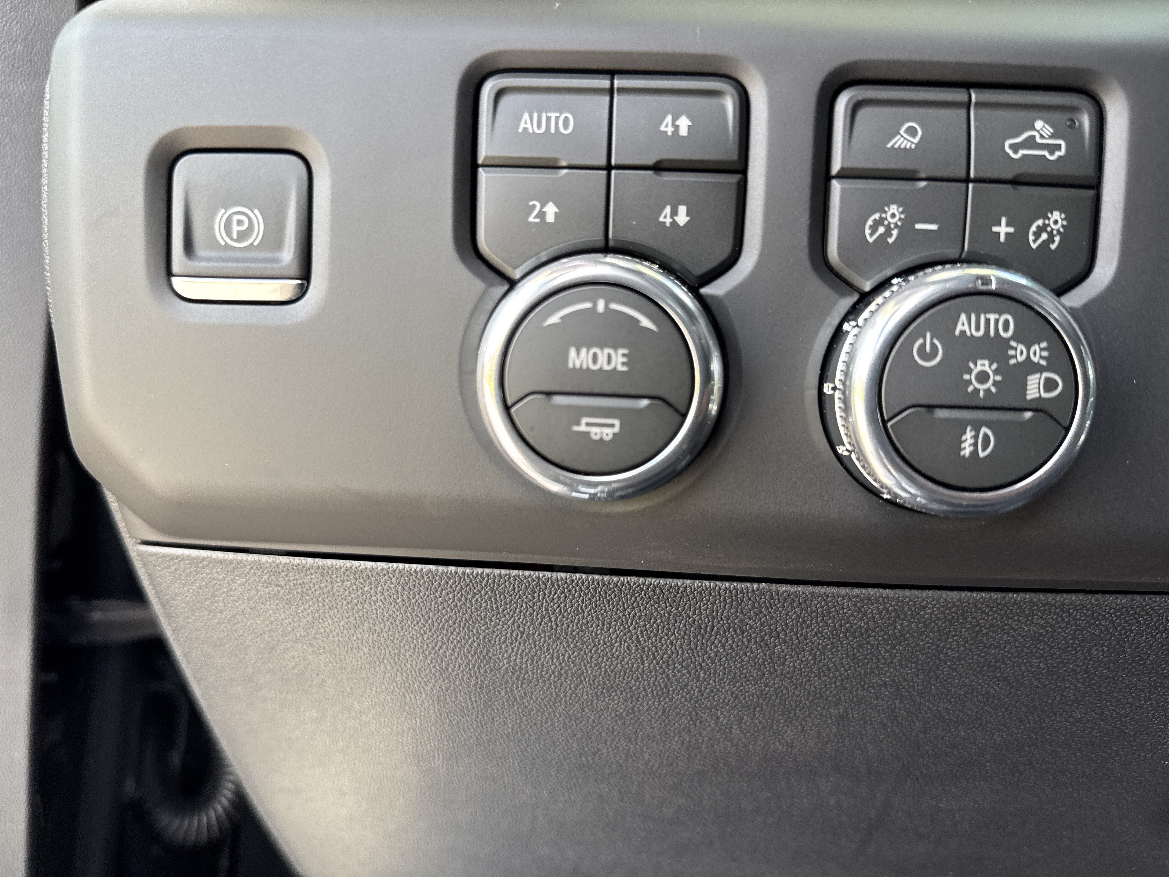 New 2026 GMC Sierra 2500 AT4 w/ AT4 Premium Plus Package AWD/4WD image 19