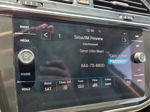 Used 2018 Volkswagen Tiguan SEL FWD image 23