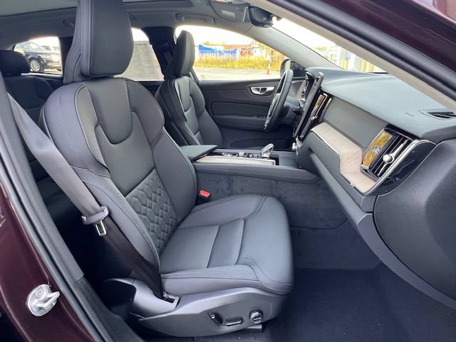 New 2026 Volvo XC60 B5 Plus w/ Protection Package Premier AWD/4WD image 20