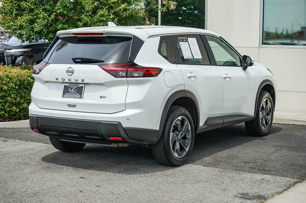 Used 2024 Nissan Rogue SV image 6