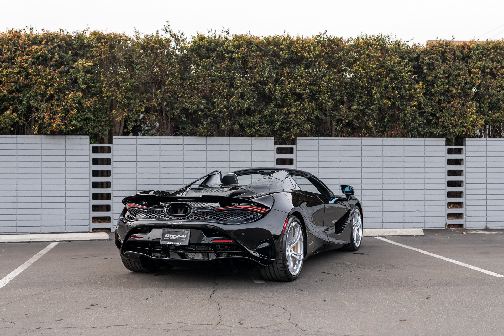 Used 2024 McLaren 750S Spider RWD image 30