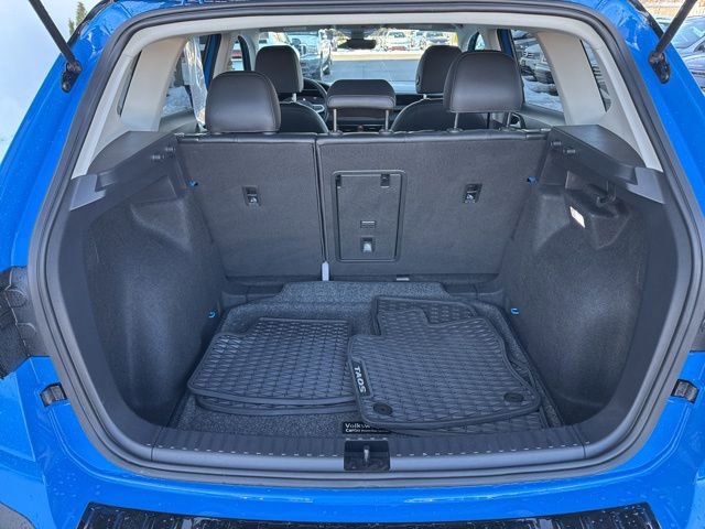 Certified 2025 Volkswagen Taos SE image 28