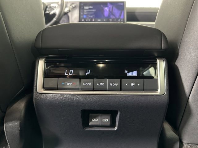 Used 2024 Lexus GX 550 w/ Cold Area Package image 23
