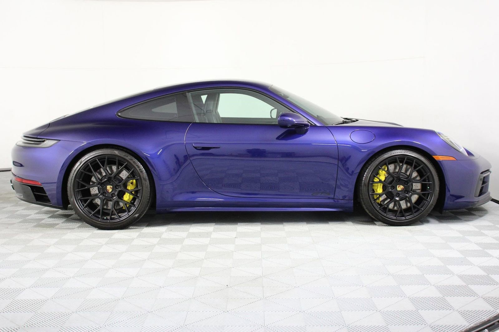 Certified 2022 Porsche 911 Carrera GTS image 8