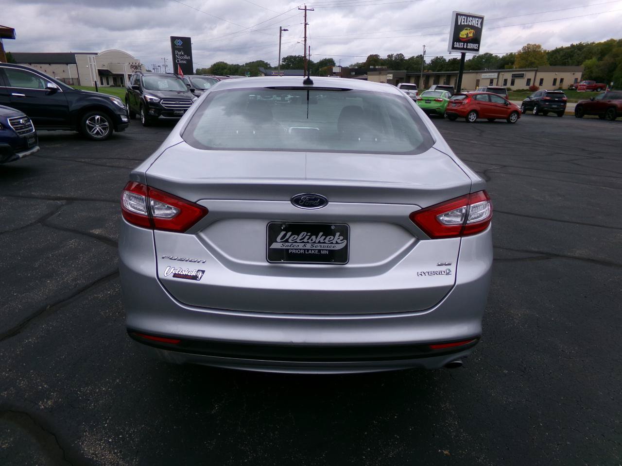 Used 2014 Ford Fusion SE FWD image 4