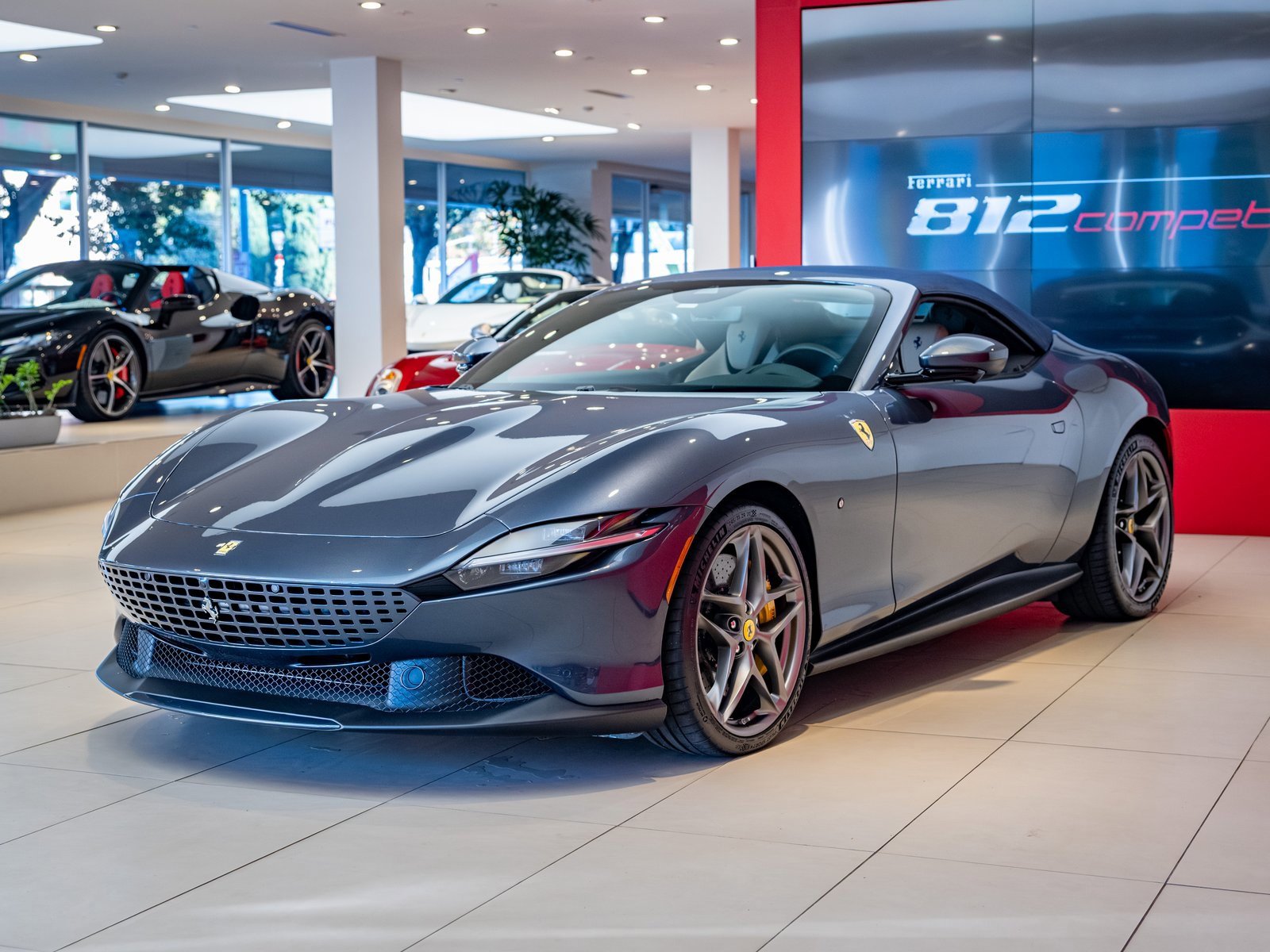 Used 2024 Ferrari Roma Spider image 33