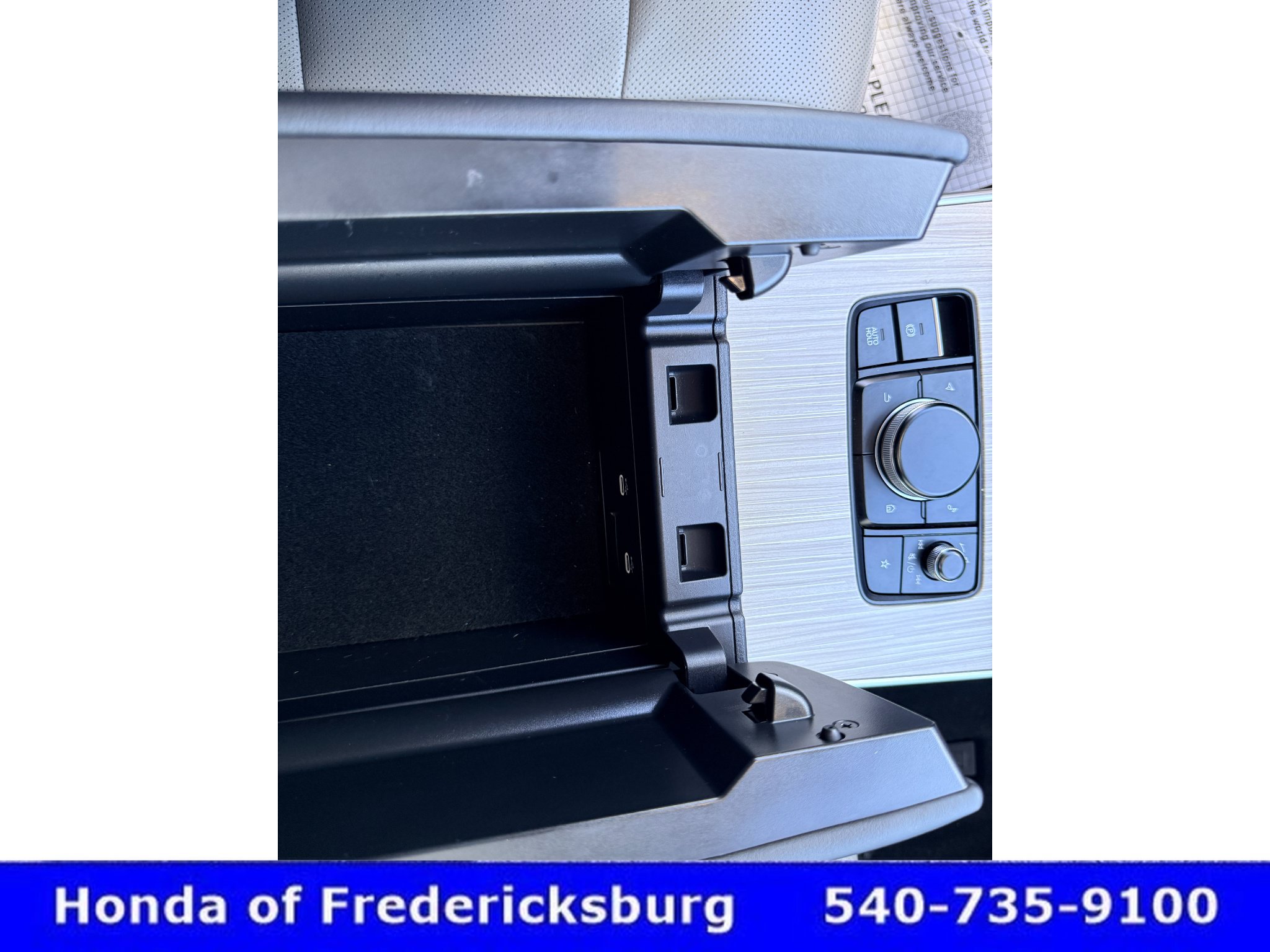 Used 2024 MAZDA CX-90 Plug-In Hybrid w/ Preferred AWD/4WD image 31