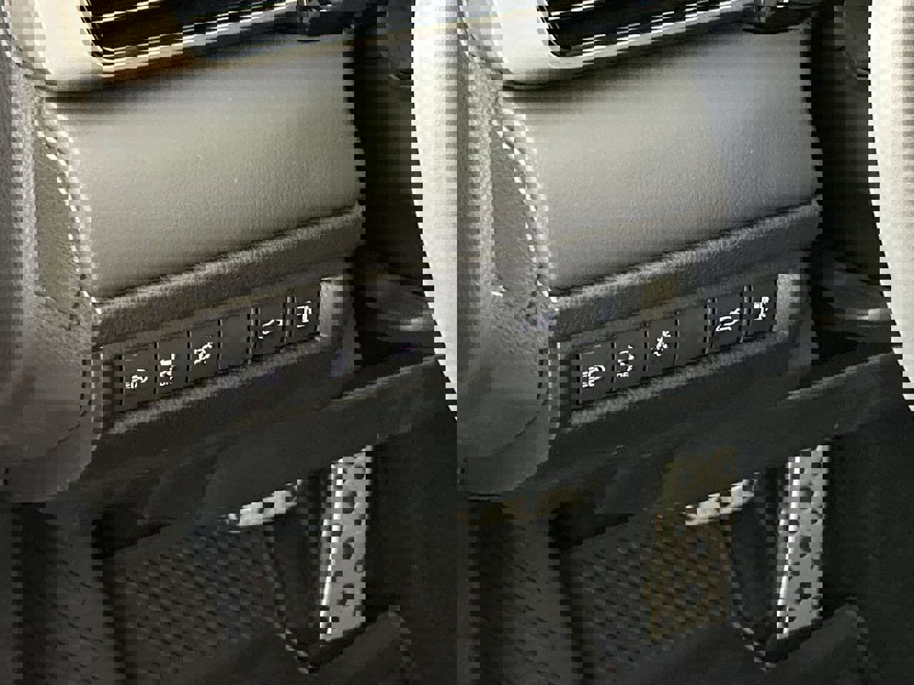 Used 2025 Toyota Camry XSE image 12