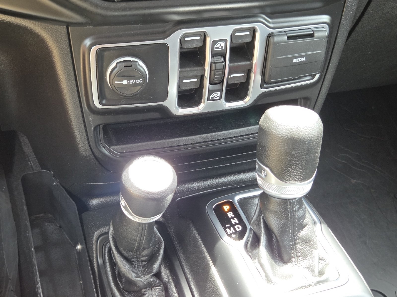 Used 2022 Jeep Gladiator Sport AWD/4WD image 33