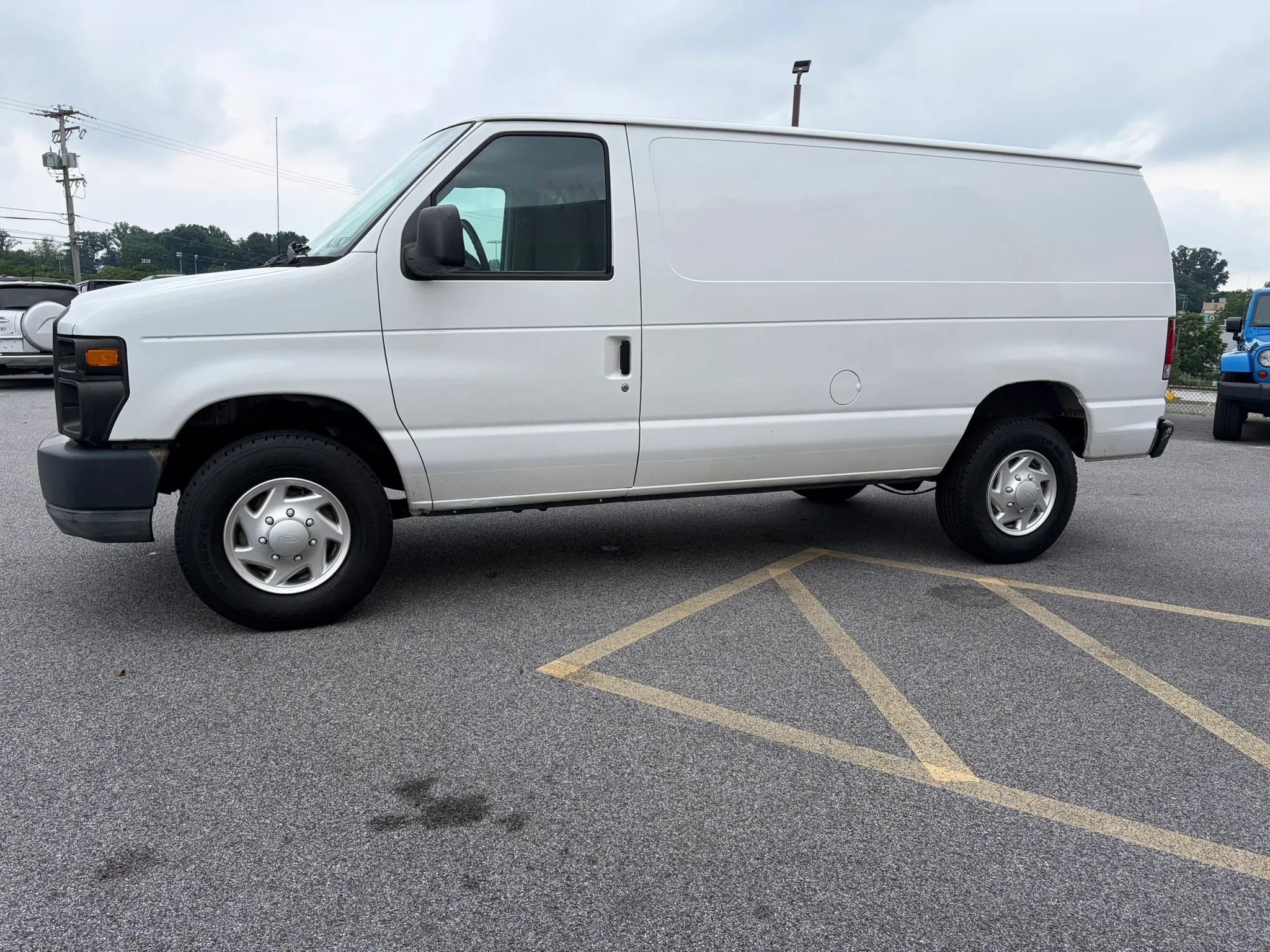 Used 2011 Ford E-250 and Econoline 250 w/ PWR Group RWD image 15