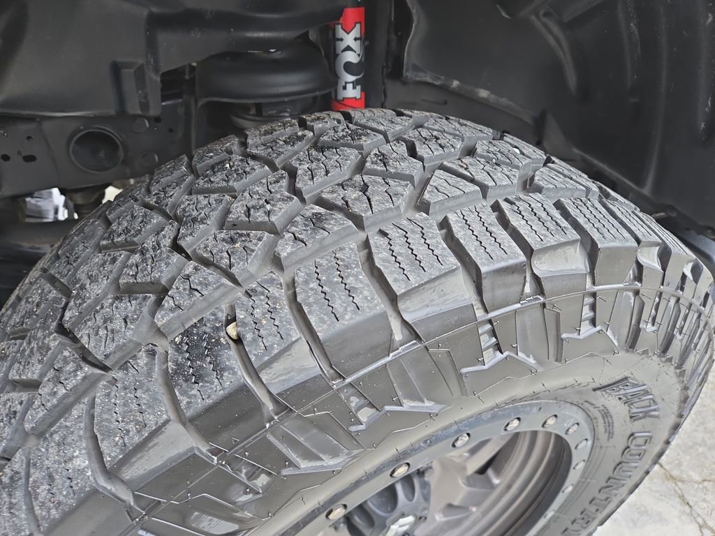 Used 2020 Jeep Gladiator Overland image 11