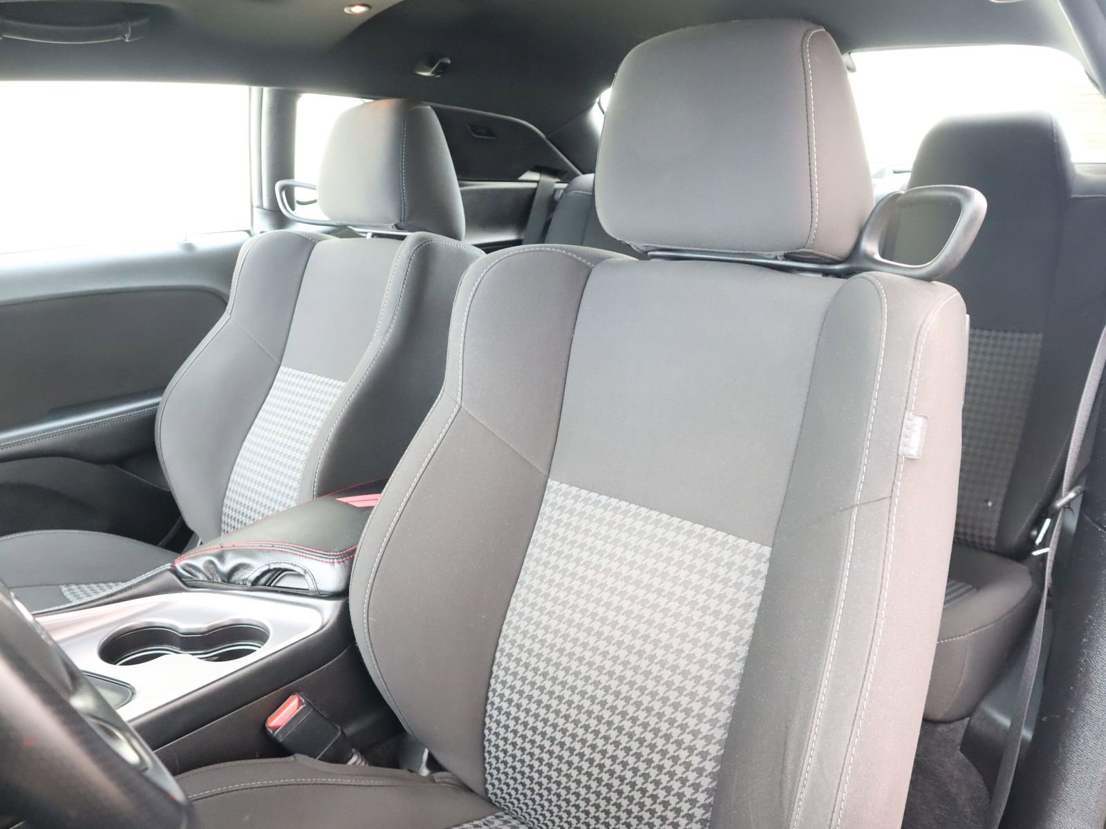 Used 2022 Dodge Challenger GT image 31