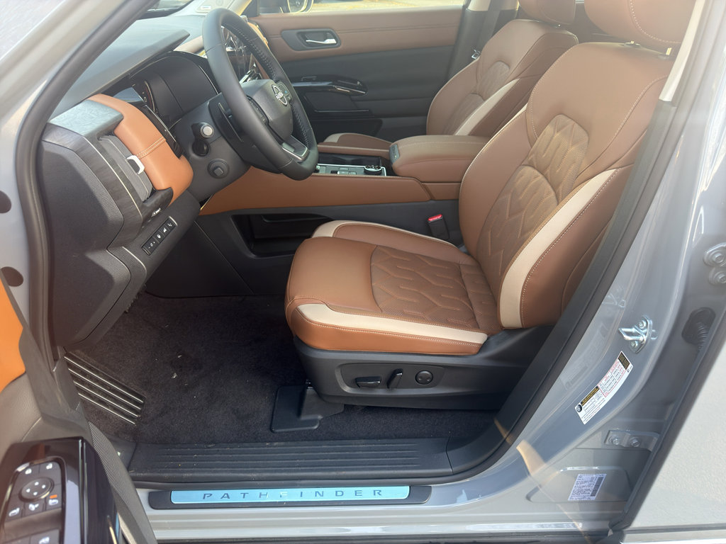 New 2026 Nissan Pathfinder Platinum image 16