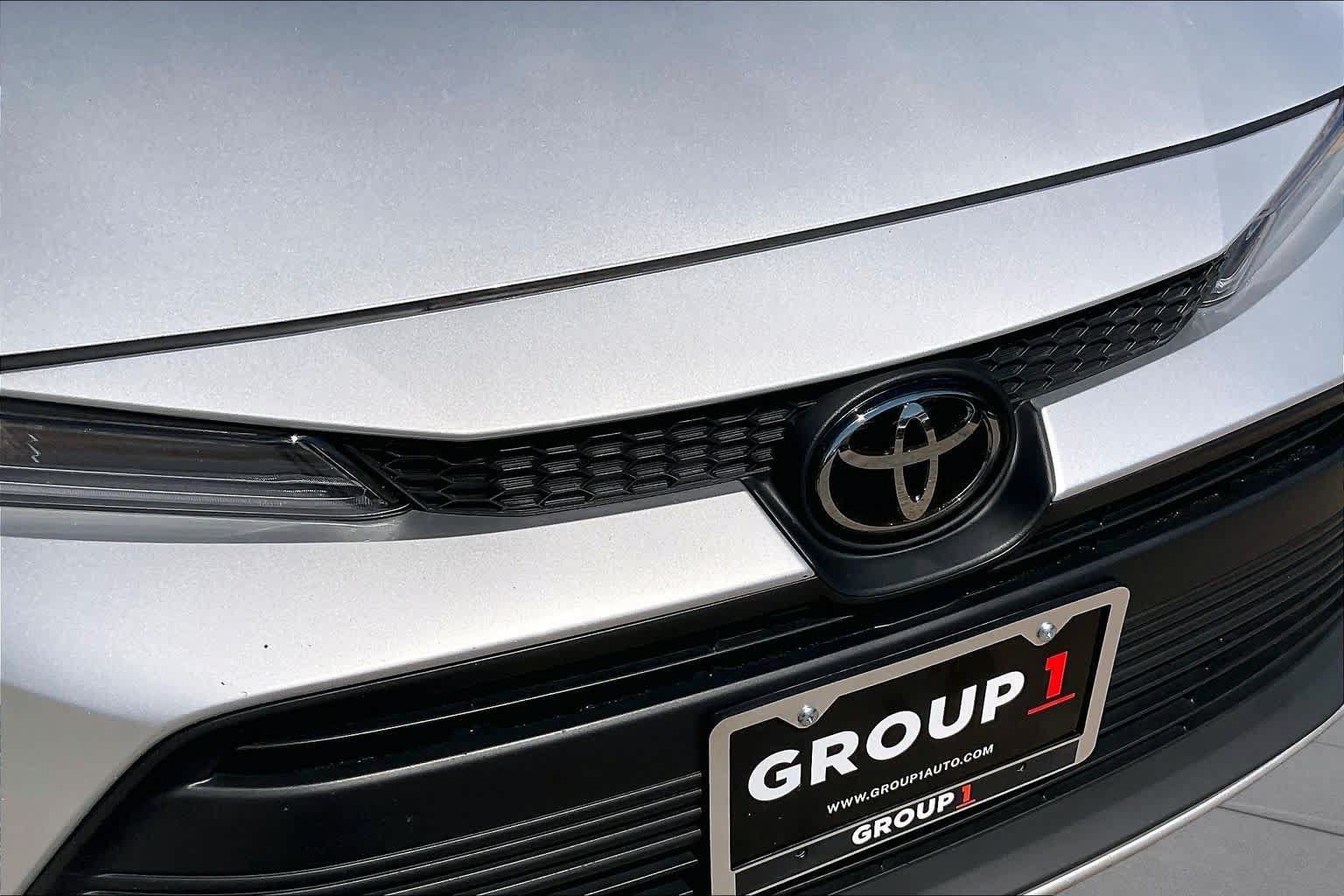 Used 2025 Toyota Corolla LE FWD image 29