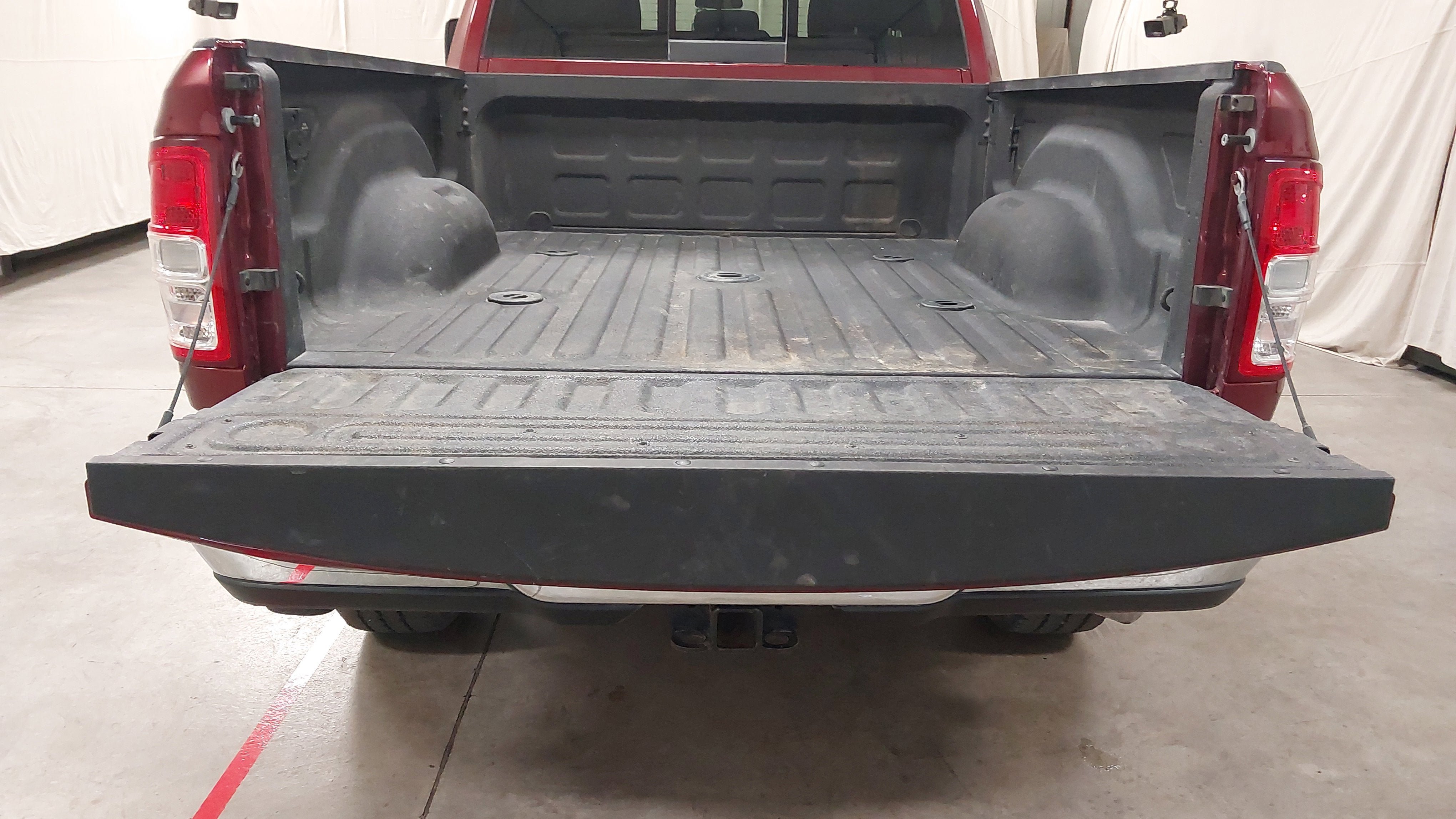 Used 2024 RAM 3500 Tradesman w/ Chrome Appearance Group AWD/4WD image 27