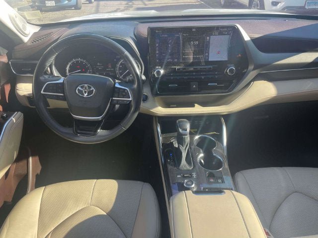Used 2022 Toyota Highlander Limited AWD/4WD image 16