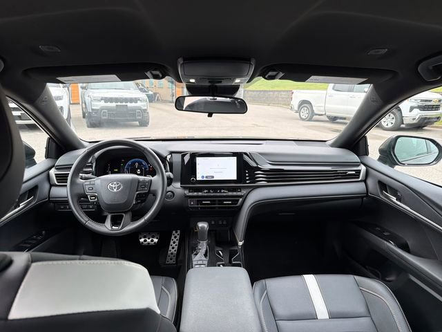 Used 2025 Toyota Camry SE FWD image 16