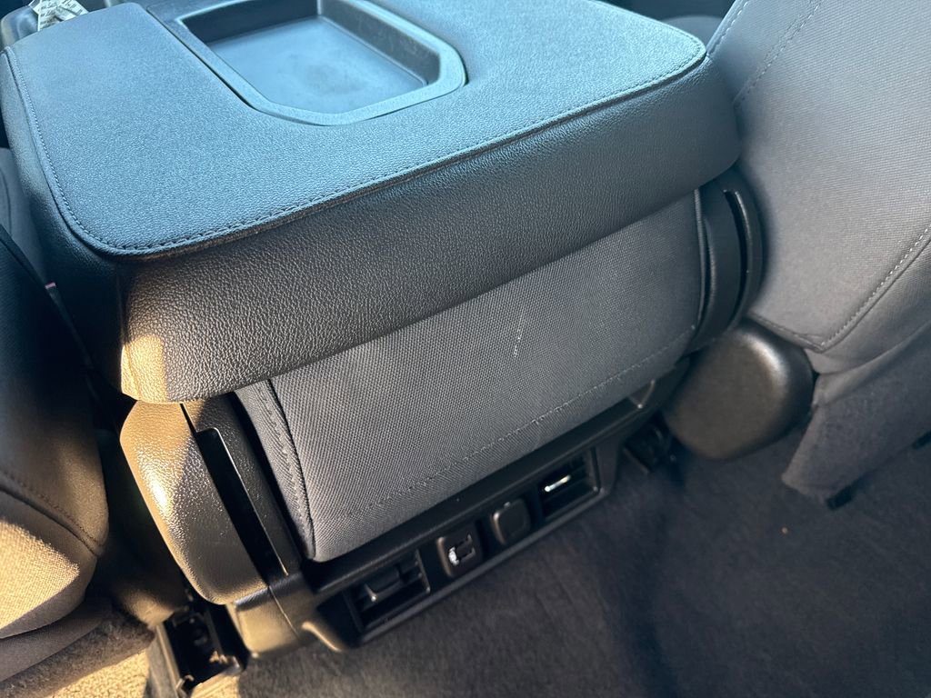 Used 2022 GMC Sierra 2500 SLE w/ SLE Convenience Package image 19