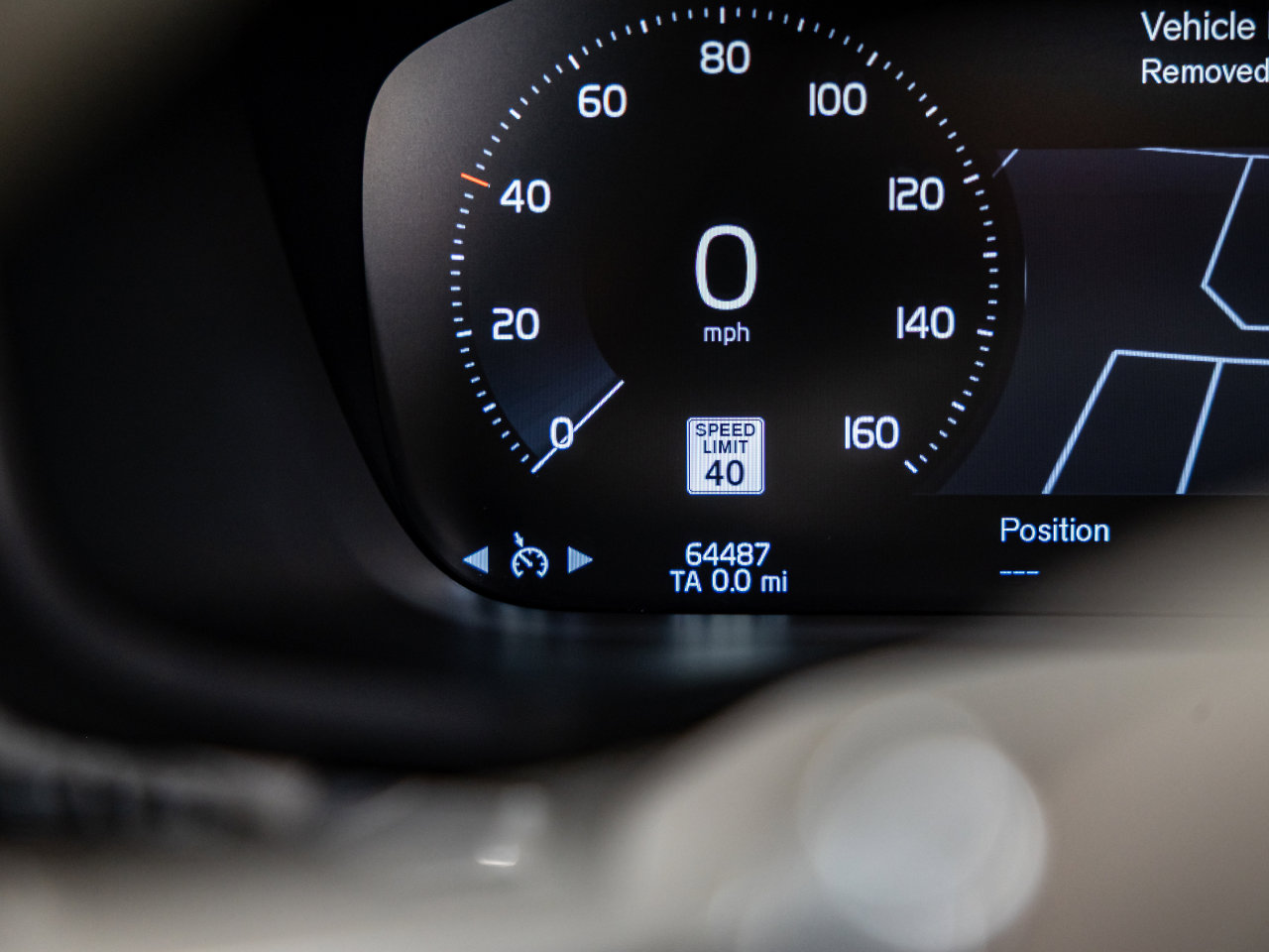 Used 2021 Volvo V60 T5 Cross Country image 7