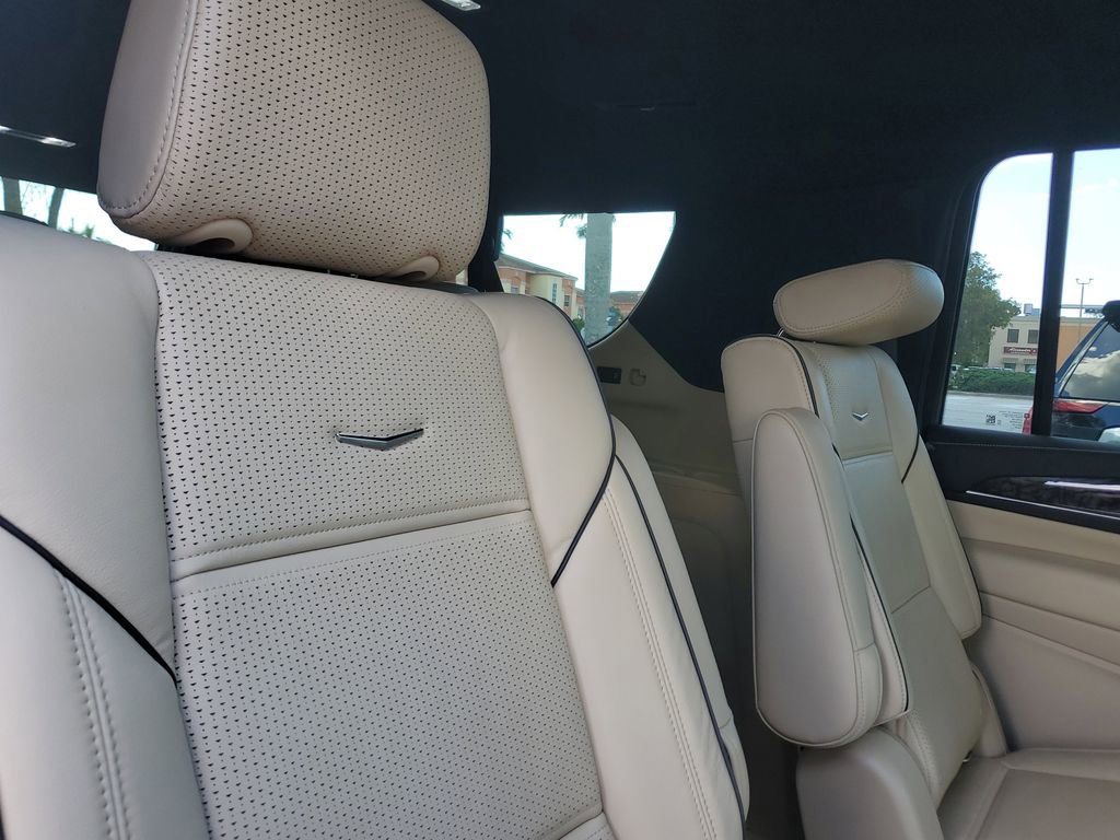 Used 2021 Cadillac Escalade ESV Premium Luxury image 24