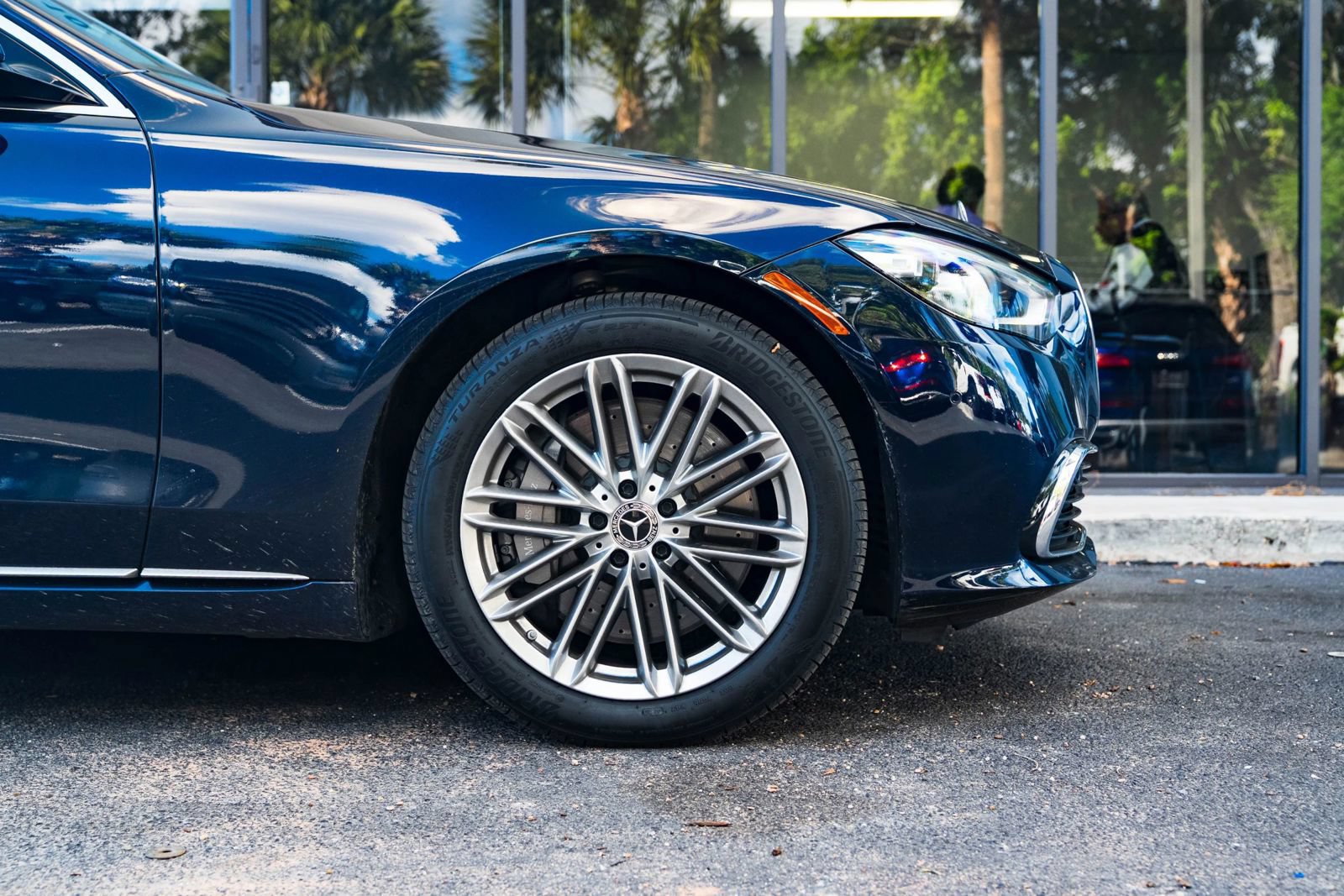 Used 2023 Mercedes-Benz S 580 4MATIC Sedan image 5